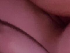 Socando Forte Na Putinha - Pissing in the Toilet