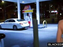 MILF Jessa Rhodes is E-Z Pickings